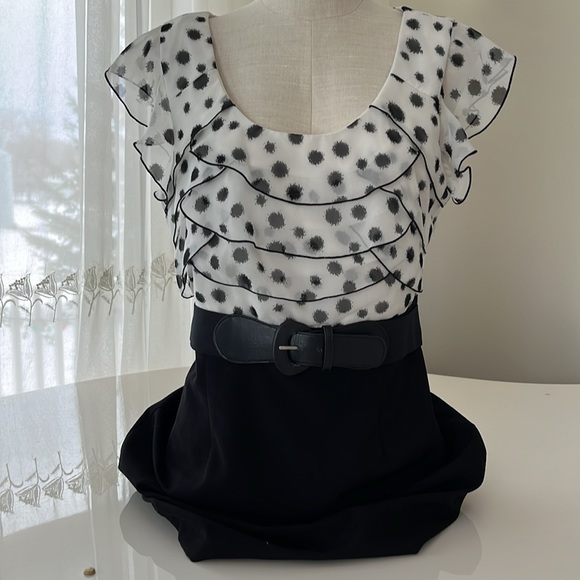 By & By sheer ruffled polka dot belted dress size 15 - Picture 4 of 6